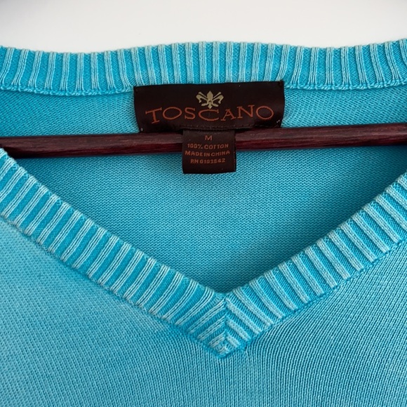 Toscano sweater, Perfect condition, size Medium fits like a large. - Picture 3 of 5
